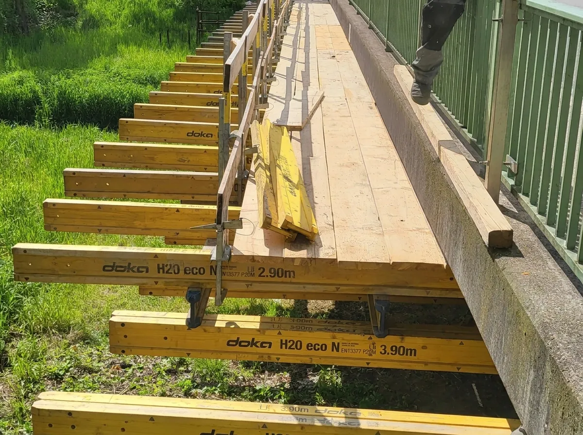 Brückenschalung mit Doka-Trägern in Etteln