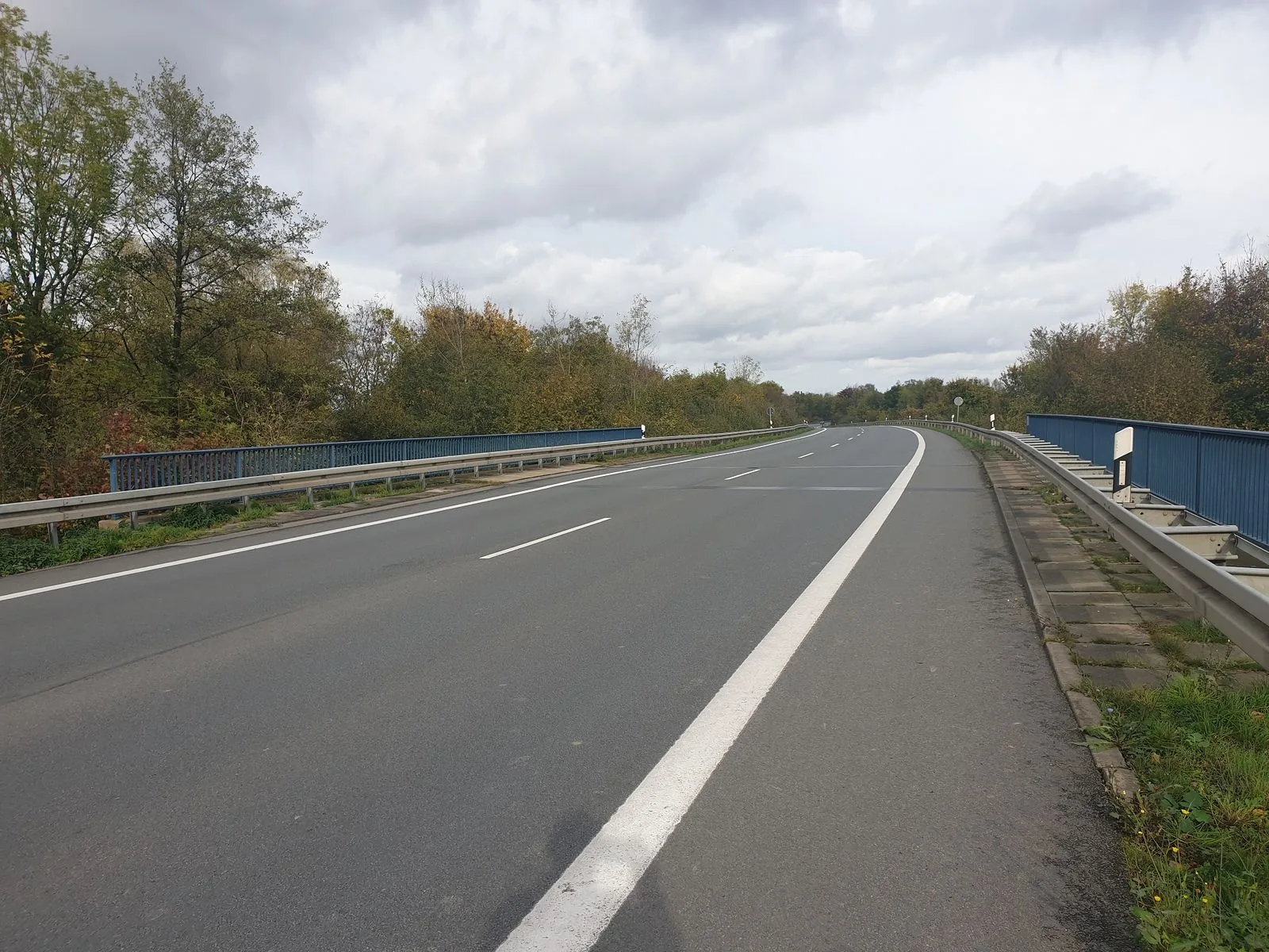 Übersicht des Brückenbauwerks an der B58 in Neubeckum