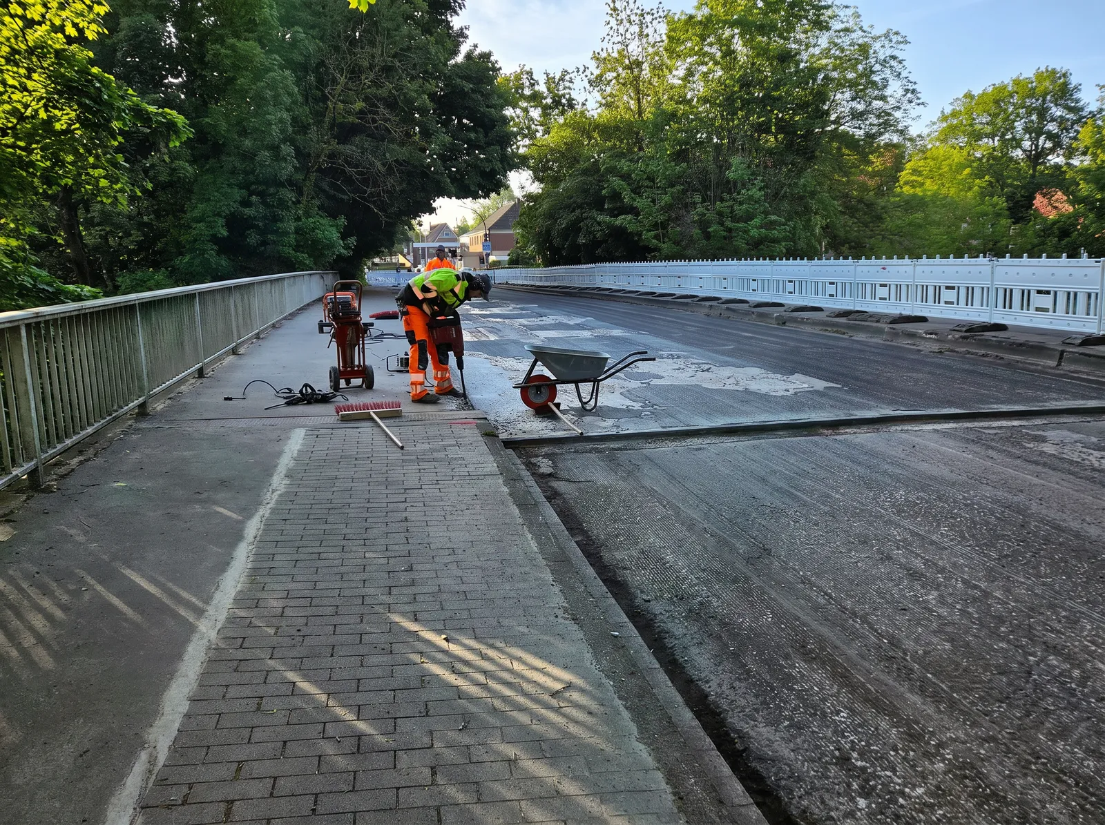 Abbruch- und Vorbereitungsarbeiten auf der Brückenfahrbahn in Münster-Handorf