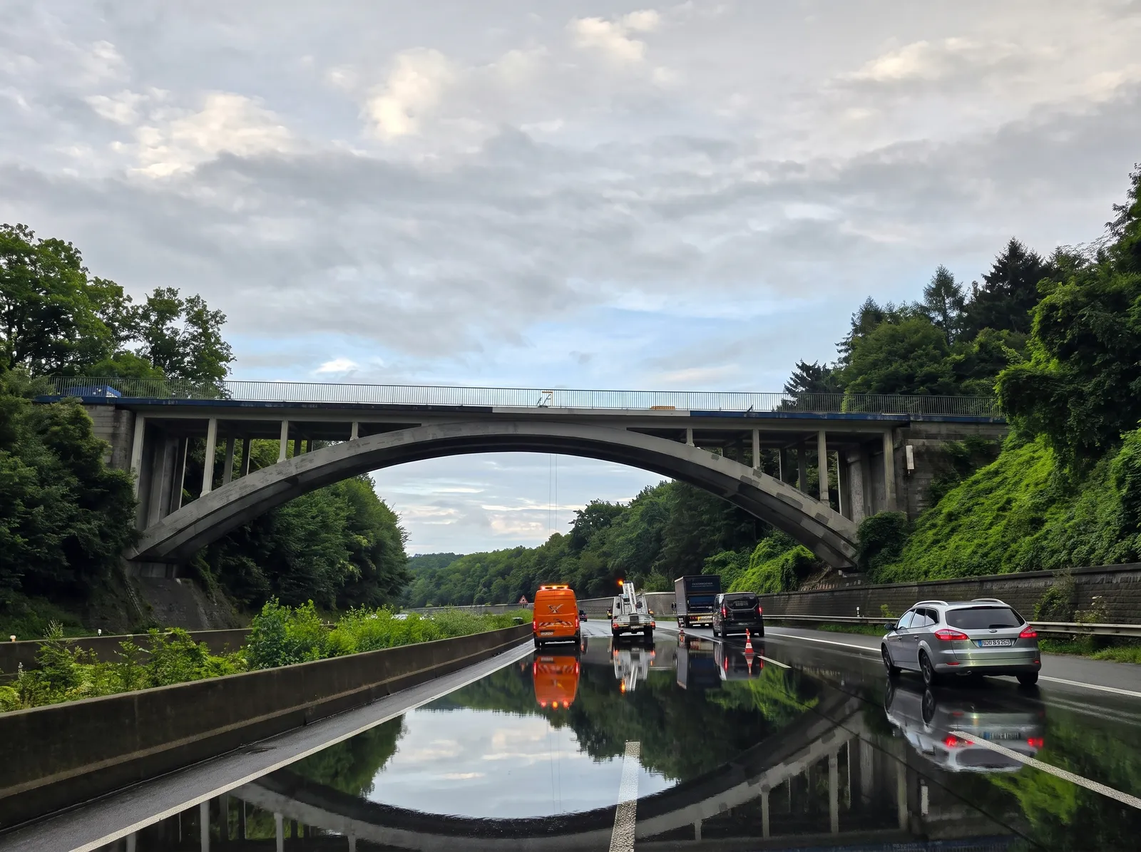 Bauwerksinstandsetzung an der Autobahnbrücke der A2