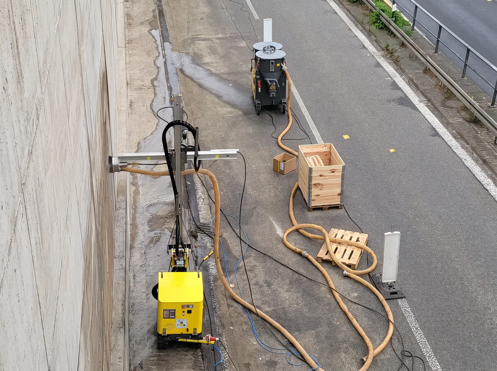 Automatisierter Betonabtrag mit Höchstdruck-Wasser
