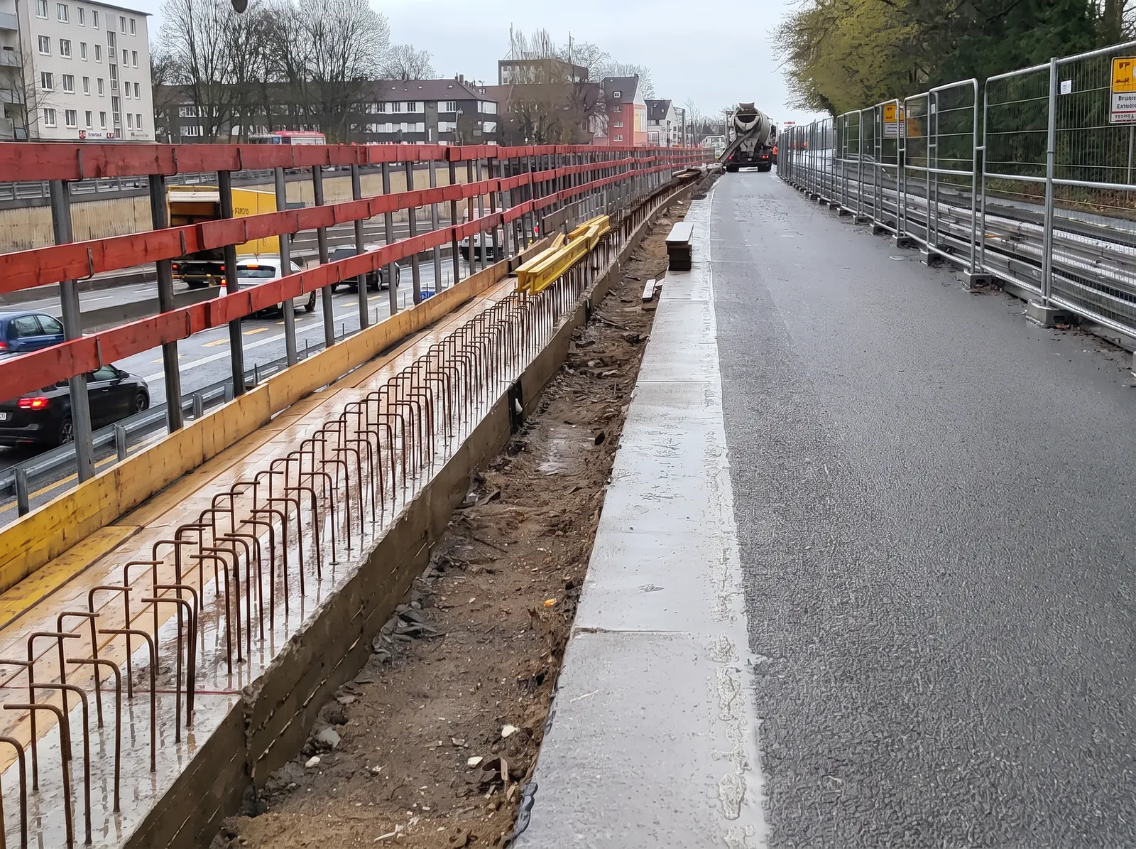 Bewehrung der Betonkappe bei der Brückeninstandsetzung