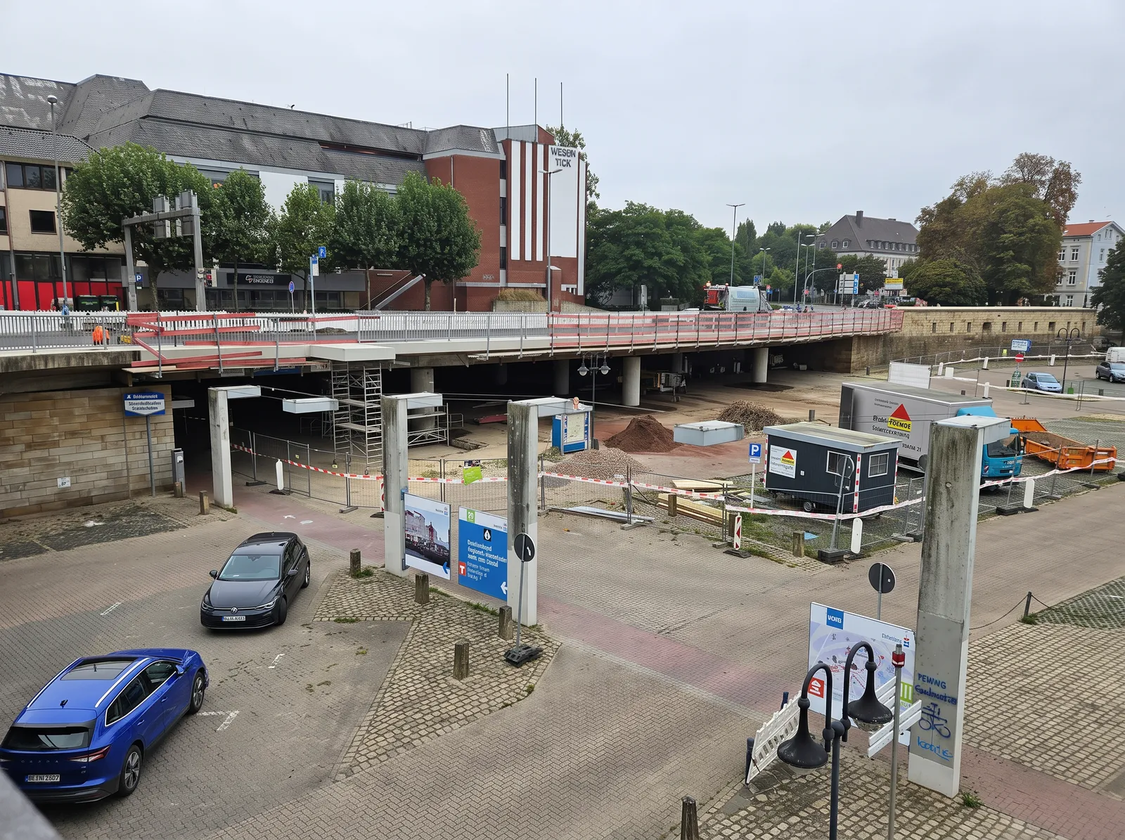 Übersicht der Großbaustelle am Brückenbauwerk in der Mindener Innenstadt